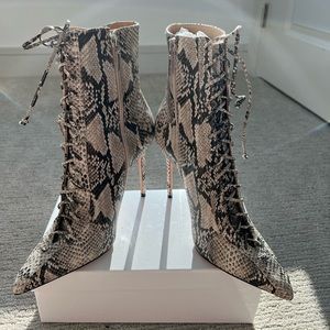 Schutz snakeskin booties NEW NEVER WORN 9.5
